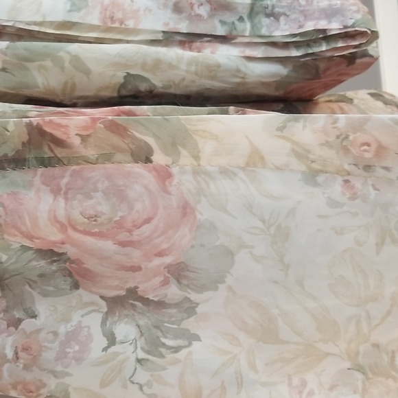 Croscill HUGE sheer Cotswold vintage floral fabric 25' x 5' scarf valance - Picture 3 of 4